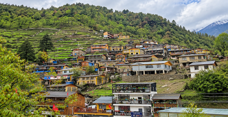 Everest Base Camp Trek in Nepal with Sherpa village and Himalayan mountains